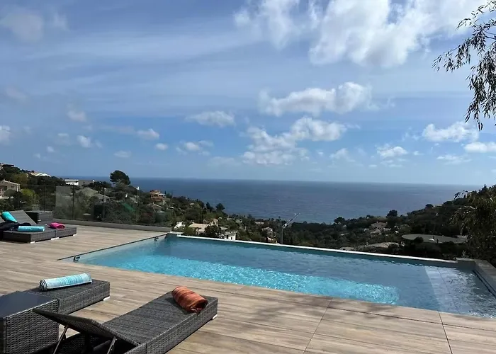 Des Issambres - Climatisee Avec Piscine * Saint-Peïre-sur-Mer